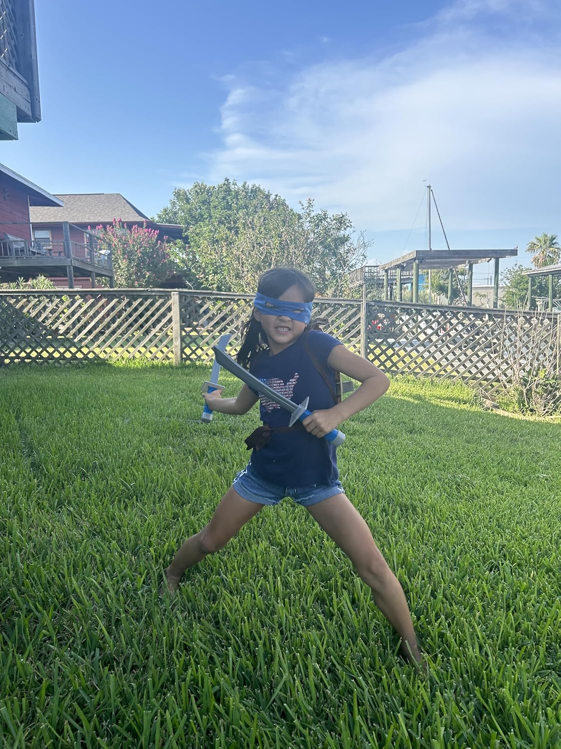Geamiki Super Hero Party costume with weapons for Kids
